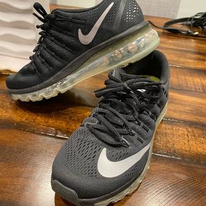 Women’s Nike Air Max 2016 Size 7
